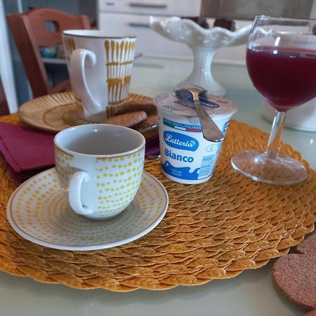 A Un Passo Da... B&B Elmas Екстериор снимка
